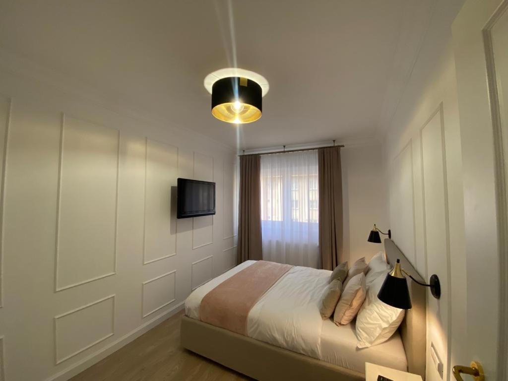 אלבה לוליה Central Spacious Apartment With Balcony - Alba Carolina מראה חיצוני תמונה