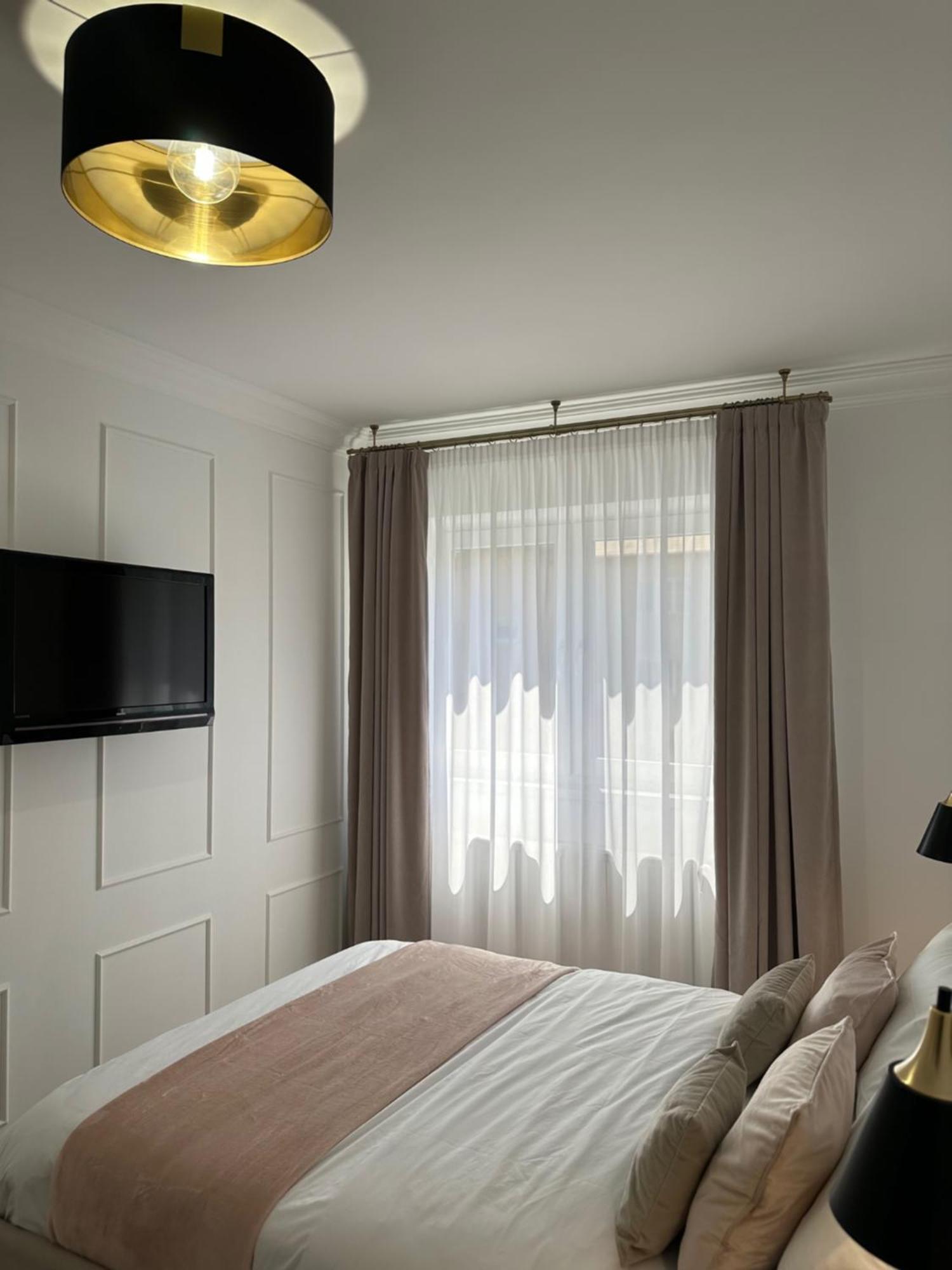 אלבה לוליה Central Spacious Apartment With Balcony - Alba Carolina מראה חיצוני תמונה