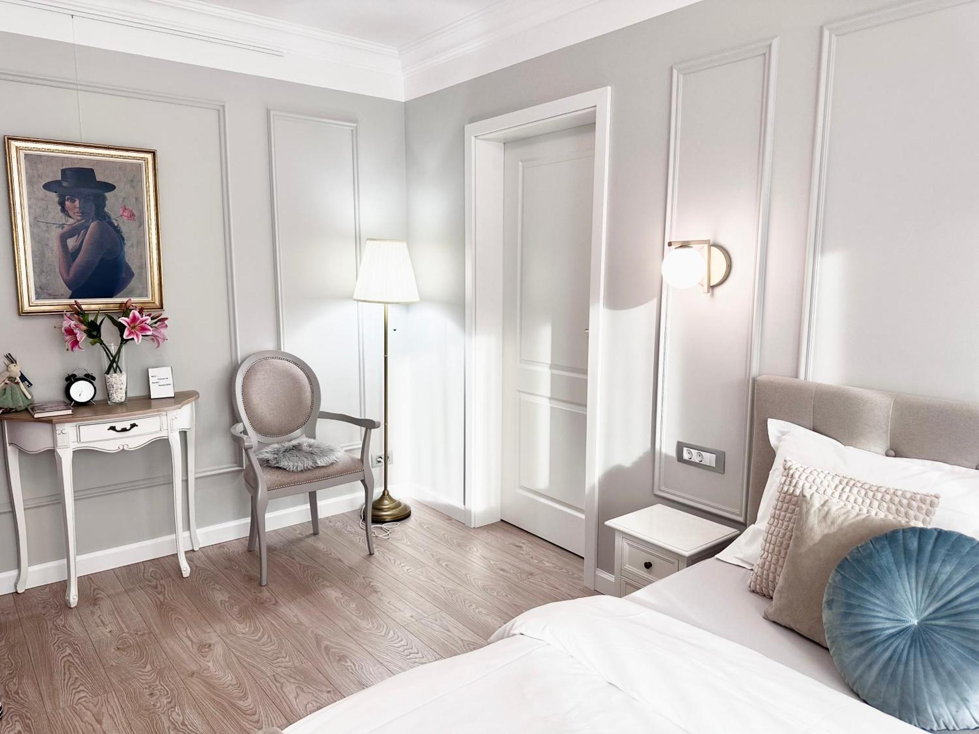 אלבה לוליה Central Spacious Apartment With Balcony - Alba Carolina מראה חיצוני תמונה